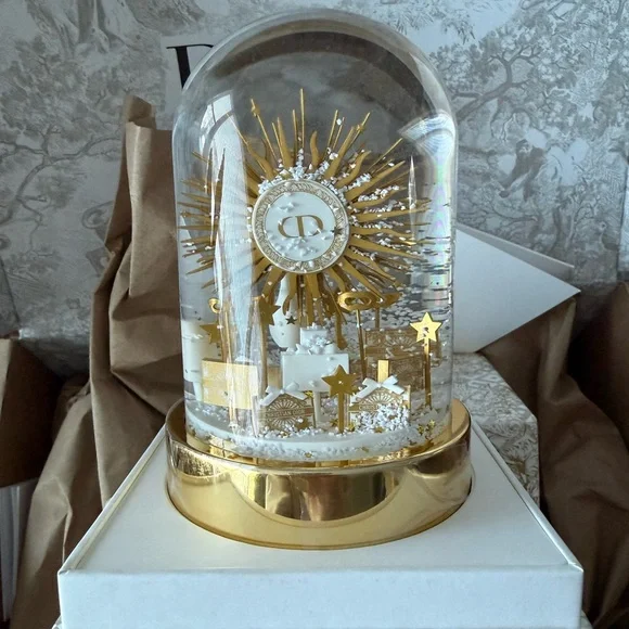 Christian Dior collectible Snow Globe - Picture 1 of 5